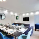 TROCADERO/ EIFFEL TOWER - 3 Bedrooms- All New!